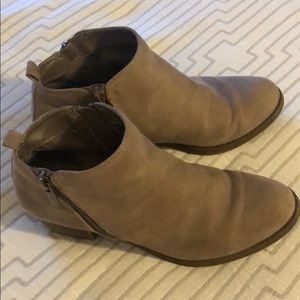 Carlos Santana Tan ankle booties